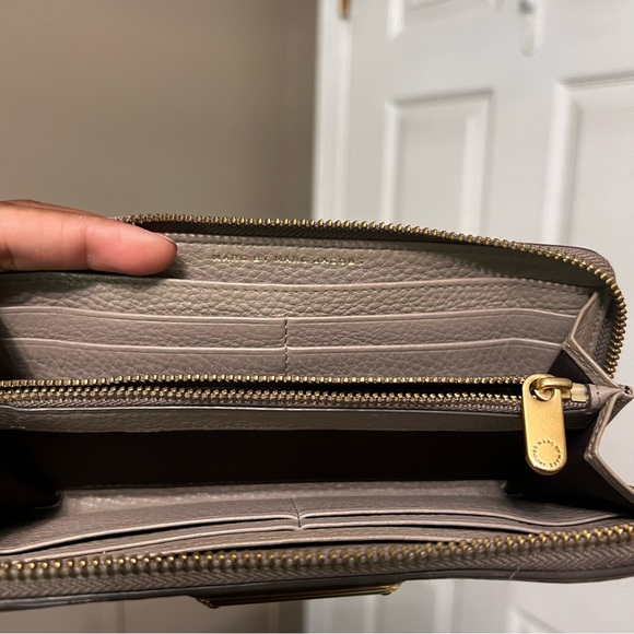 Marc Jacobs Wallet - Picture 3 of 3